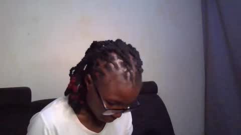 Snapshot of hotnelli chatting on November 2025 04:48:02 AM Rose online show from November 2025 04:48:02 AM