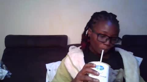 Snapshot of hotnelli chatting on November 2025 09:24:01 AM Rose online show from November 2025 09:24:01 AM