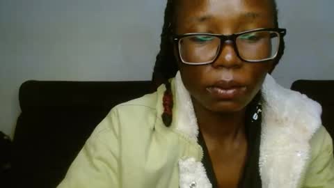 Snapshot of hotnelli chatting on December 2025 03:17:01 PM Rose online show from December 2025 03:17:01 PM