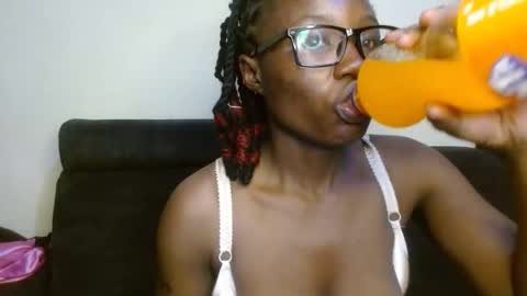 Snapshot of hotnelli chatting on December 2025 03:45:02 AM Rose online show from December 2025 03:45:02 AM