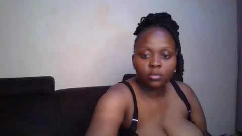 Snapshot of hotnelli chatting on December 2025 04:36:01 PM Rose online show from December 2025 04:36:01 PM