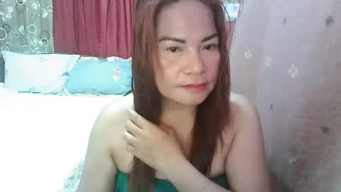 Snapshot of hotpinay_bigtits12 chatting on September 2025 11:32:02 AM hotpinay_bigtits12 online show from September 2025 11:32:02 AM