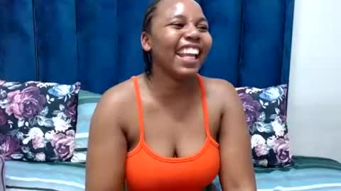 hotsmalltitsx online show from June 2026 06:14:01 PM