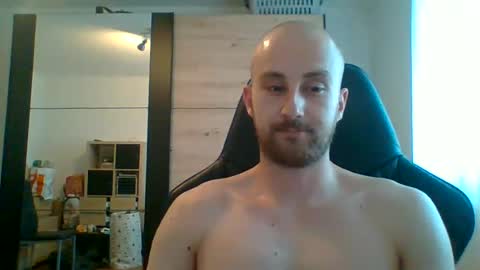 hotswissboy98 online show from June 2026 05:46:02 PM