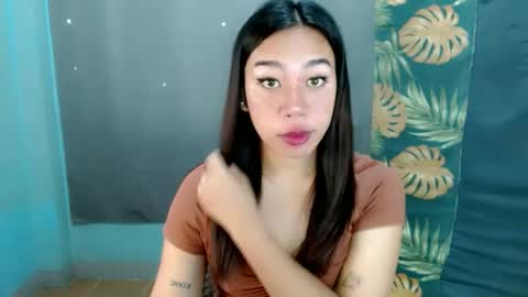 Snapshot of hott_cumforyou chatting on February 2025 01:54:02 AM jelaigrande online show from February 2025 01:54:02 AM