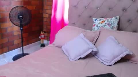 Snapshot of hottasttywoman chatting on November 2025 07:36:02 PM victorya karolyna online show from November 2025 07:36:02 PM