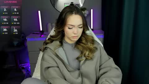 hello Im Eva online show from September 2025 11:54:02 AM