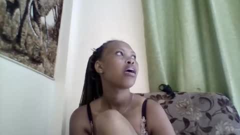 Snapshot of hottie_creamy chatting on September 2025 08:14:02 AM hottiecreamys cam online show from September 2025 08:14:02 AM