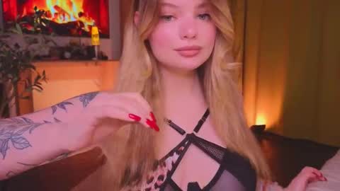 Snapshot of hottie_jane chatting on November 2025 02:50:01 PM Jane online show from November 2025 02:50:01 PM