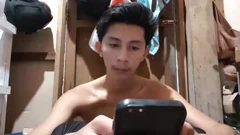 Snapshot of hottie_kylexx chatting on October 2025 05:52:01 AM Asian creamycumxx online show from October 2025 05:52:01 AM