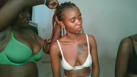 hottie_mistie online show from April 2026 08:09:02 AM