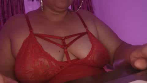 Snapshot of hottieauntie chatting on October 2025 07:03:01 PM sweetie Aunt online show from October 2025 07:03:01 PM