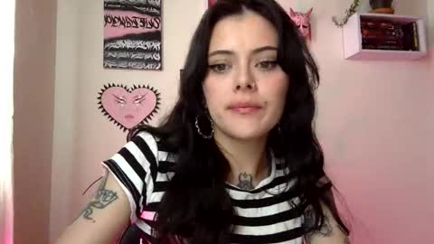 Snapshot of hottietat4u chatting on November 2025 03:24:02 PM Tat online show from November 2025 03:24:02 PM