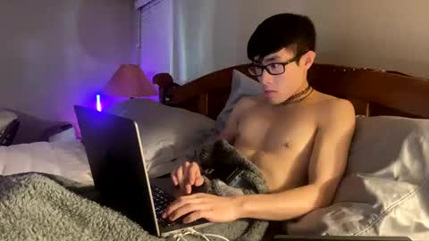 hottiewithabody101 online show from May 2026 02:45:01 PM