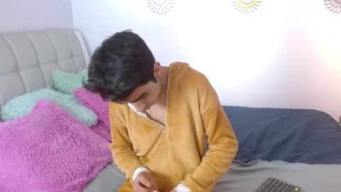 Snapshot of hottiie_guy chatting on November 2025 06:04:02 PM hottiie_guy online show from November 2025 06:04:02 PM