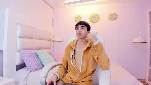 Snapshot of hottiie_guy chatting on December 2025 12:09:01 PM hottiie_guy online show from December 2025 12:09:01 PM