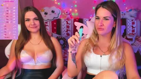 Snapshot of hotty_girls_here chatting on January 2025 09:11:01 AM Ivanna and Jessica online show from January 2025 09:11:01 AM