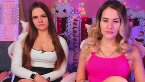 Snapshot of hotty_girls_here chatting on January 2025 06:28:01 AM Ivanna and Jessica online show from January 2025 06:28:01 AM