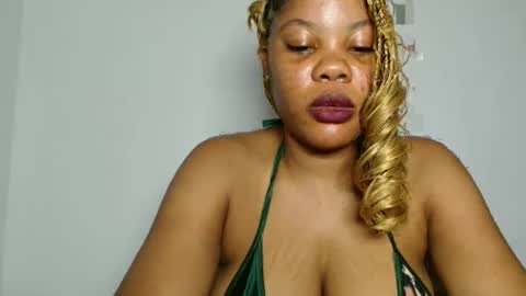 hotty_lora889 online show from April 2026 08:39:01 AM