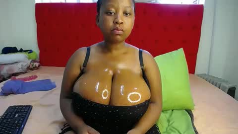 Snapshot of hottyboobsxxx chatting on December 2024 10:28:02 AM hottyboobsxxx online show from December 2024 10:28:02 AM