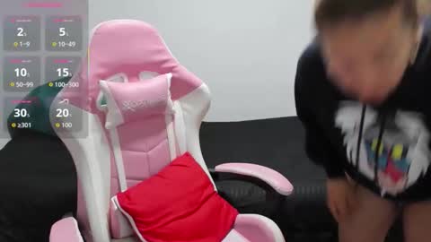 hottychrystal online show from March 2026 12:10:02 PM