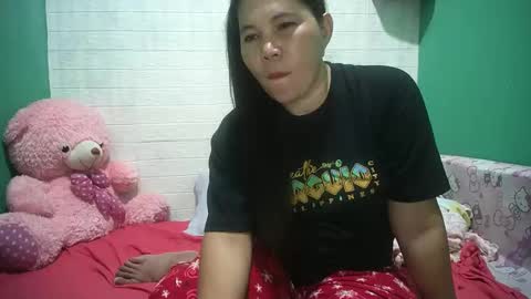 Snapshot of hotwetmommaxxx chatting on December 2024 01:03:01 AM hotwetmommaxxx online show from December 2024 01:03:01 AM