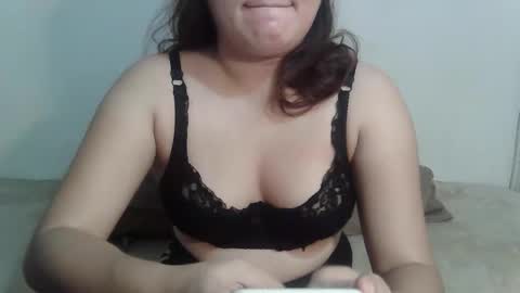 Snapshot of hotzarieyahxx chatting on May 2026 08:05:02 PM Zarie online show from May 2026 08:05:02 PM