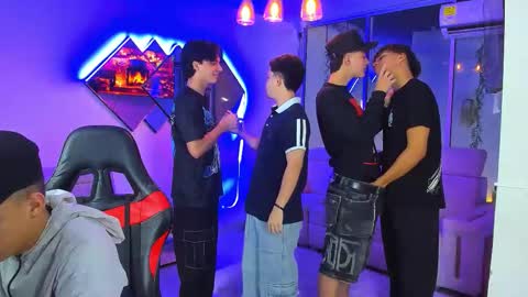 Snapshot of houseofwarrios chatting on February 2026 05:39:02 AM we are Harry Jersi pablo and our mod talco online show from February 2026 05:39:02 AM