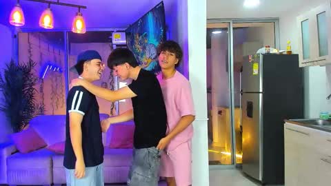 Snapshot of houseofwarrios chatting on March 2026 08:26:33 AM we are Harry Jersi pablo and our mod talco online show from March 2026 08:26:33 AM