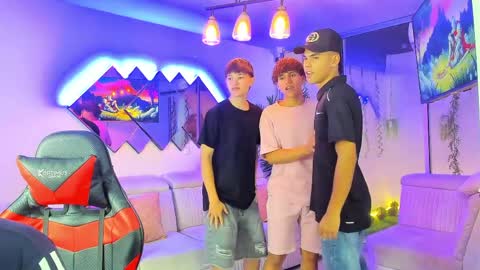 Snapshot of houseofwarrios chatting on April 2026 06:03:02 AM we are Harry Jersi pablo and our mod talco online show from April 2026 06:03:02 AM