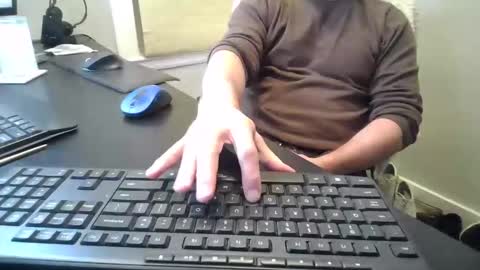 Snapshot of hoverday chatting on February 2026 04:43:02 AM hoverday online show from February 2026 04:43:02 AM