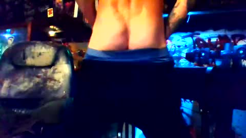 Snapshot of howbowdadareboy33 chatting on December 2024 08:29:01 AM ask me online show from December 2024 08:29:01 AM