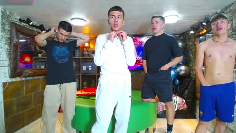 Snapshot of howents chatting on December 2024 12:39:02 AM HOWENTS online show from December 2024 12:39:02 AM