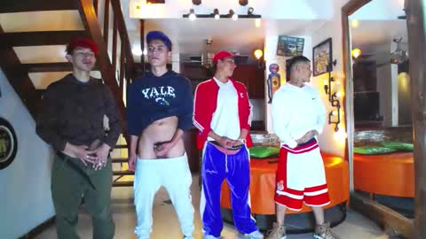 Snapshot of howents chatting on September 2025 02:11:02 AM HOWENTS online show from September 2025 02:11:02 AM