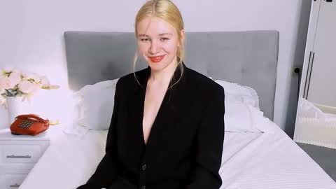 ash. see u on sunday online show from November 2025 04:18:02 PM