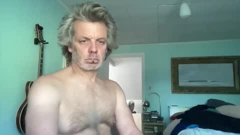 Snapshot of howlingatnothing chatting on October 2025 08:48:01 PM howlingatnothing online show from October 2025 08:48:01 PM