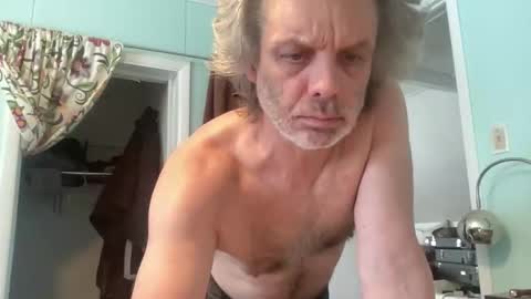 Snapshot of howlingatnothing chatting on December 2025 07:19:02 PM howlingatnothing online show from December 2025 07:19:02 PM