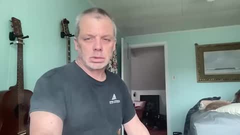 howlingatnothing online show from April 2026 08:17:02 PM