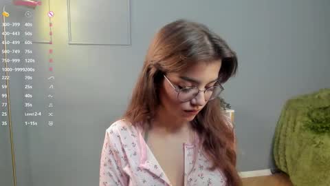 Diane online show from September 2025 07:06:02 PM