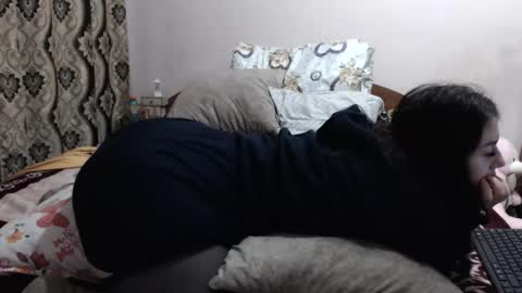 Snapshot of hugeassdevil chatting on April 2026 05:49:01 AM hugeassdevil online show from April 2026 05:49:01 AM