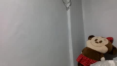 Bella Fox online show from October 2025 05:24:02 PM