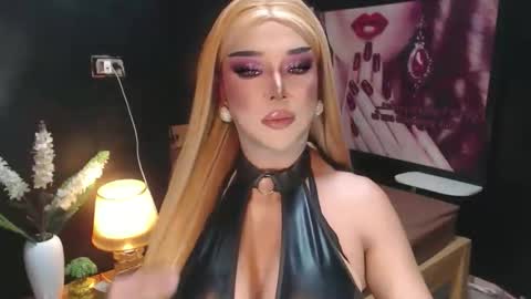 Christine online show from April 2026 05:43:01 PM