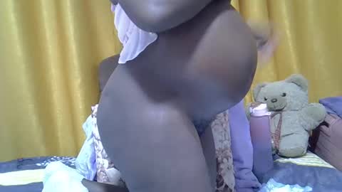 Snapshot of hugetities003 chatting on December 2024 06:42:02 PM Winnie online show from December 2024 06:42:02 PM