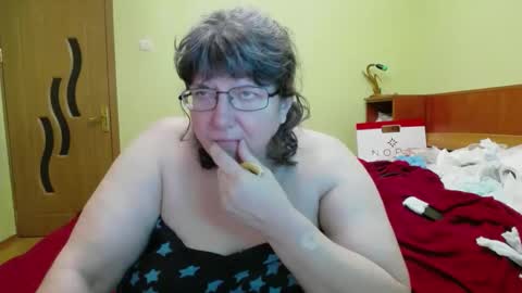 Snapshot of hugetitsxxx chatting on January 2025 01:17:01 AM HugeTitsXXX online show from January 2025 01:17:01 AM