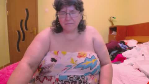 Snapshot of hugetitsxxx chatting on February 2025 01:52:01 AM HugeTitsXXX online show from February 2025 01:52:01 AM