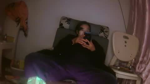 hujiajia520321431 online show from February 2026 12:04:01 PM