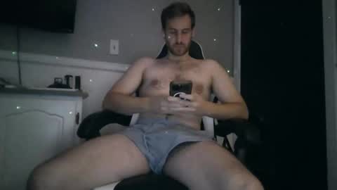 hungbro_420 online show from November 2025 01:49:01 AM