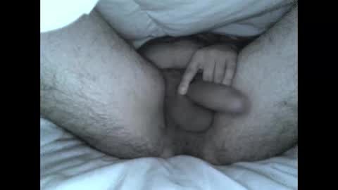 Snapshot of hunggngirthy chatting on October 2025 01:39:01 AM HungNGirthy online show from October 2025 01:39:01 AM