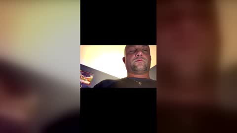 Snapshot of hunglikeray2286 chatting on December 2025 01:02:02 AM hunglikeray2286 online show from December 2025 01:02:02 AM