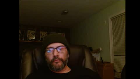 Snapshot of hunglonelyguy chatting on December 2025 03:55:01 AM LonelyGuy online show from December 2025 03:55:01 AM